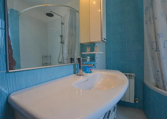 Noemi & Ana * ロヴィニ